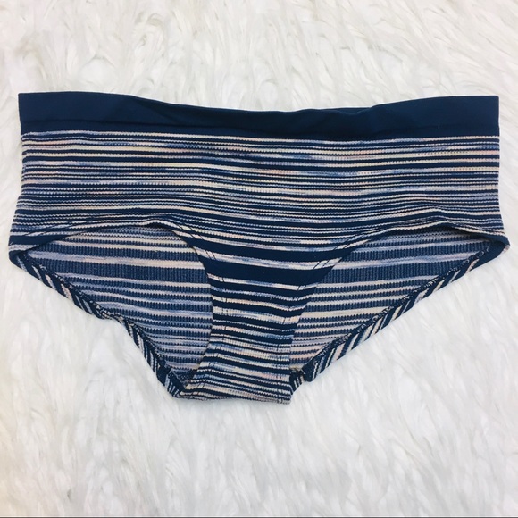 Victoria’s Secret 2 pairs seamless panties size M - Picture 6 of 8